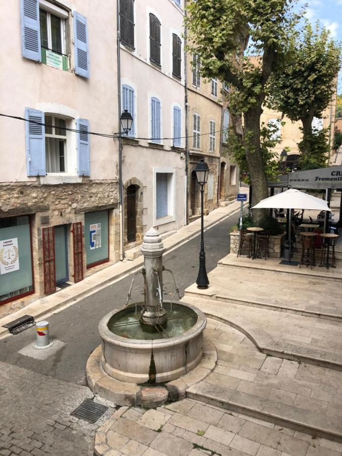 Fontaine Leilighet Aups Eksteriør bilde